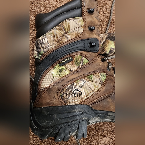 Insulated and Waterproof hiking/hunting boots - Picture 8 of 11